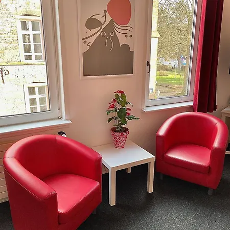 图斯克鲁姆酒店 酒店 2*