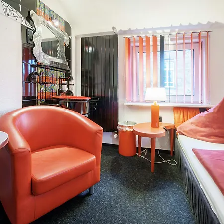 图斯克鲁姆酒店 酒店 2*